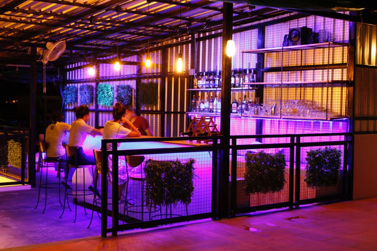 Oops Hostel Siem Reap Exterior foto